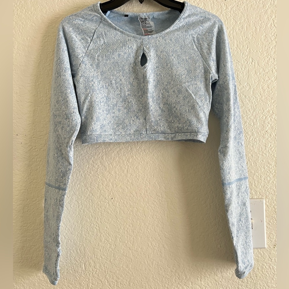 Gymshark keyhole crop top. Never worn! Very flattering and comfortable